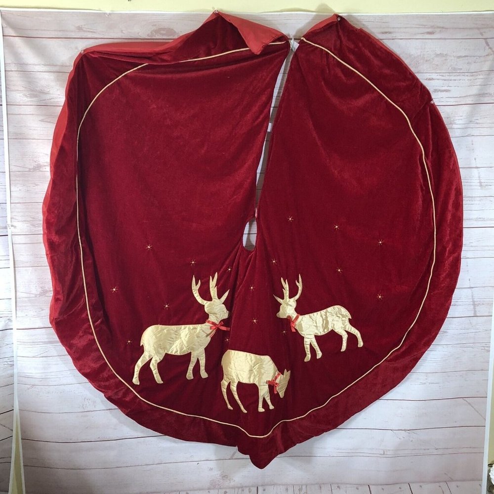 St. Nicks Choice Red Velvet tree skirt w/ 3 Gold quilted reindeer Lined back 53"